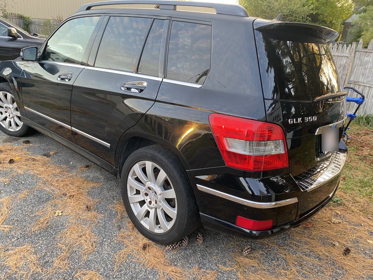 Black Mercedes-Benz GLK 350 available to rent